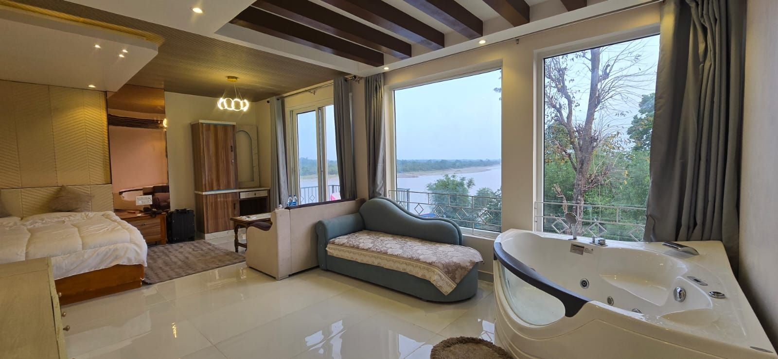 Balcony Deluxe Rooms - super sweet room
